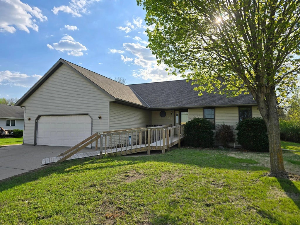 735 10th Avenue S, Waite Park