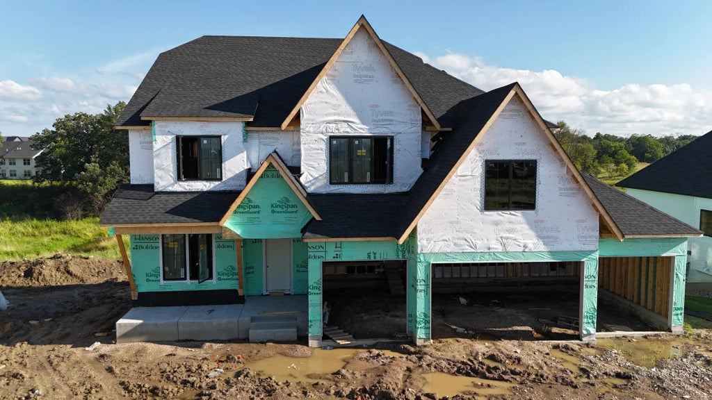 10320 Peony Lane N, Maple Grove