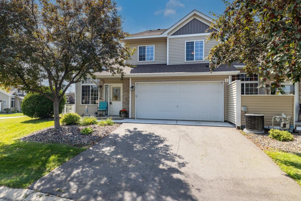 2224 Quarry Lane, Shakopee