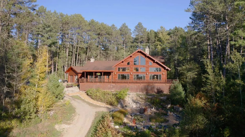 7236 Far North Road, Buyck