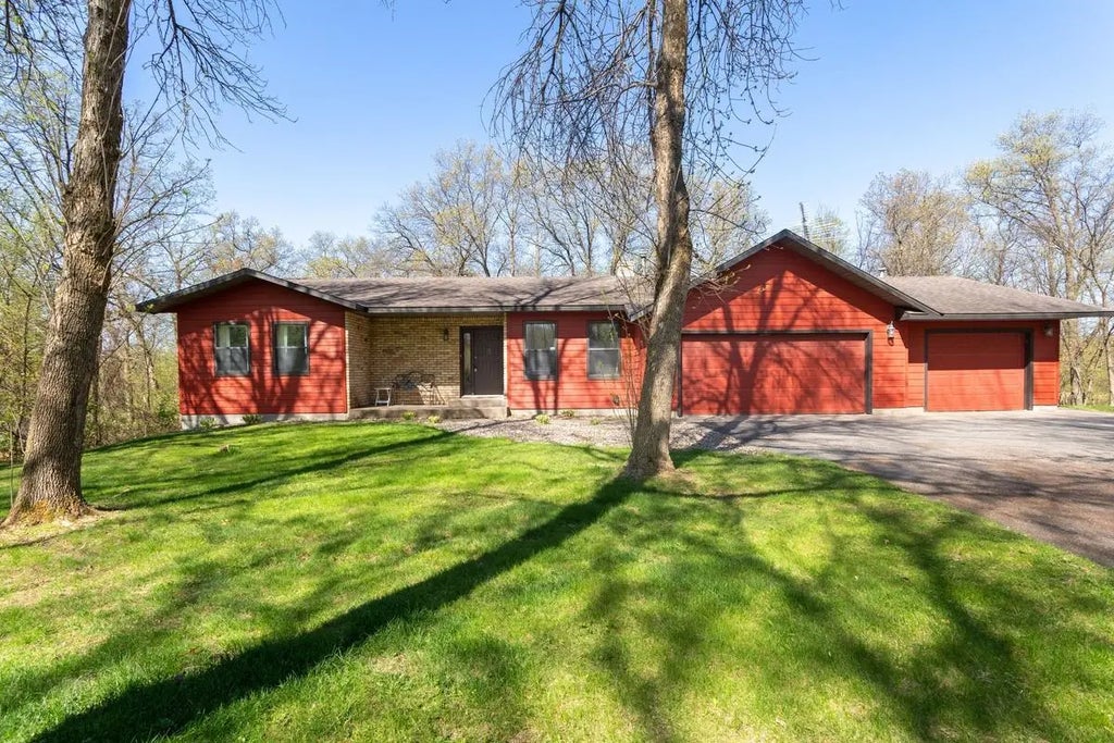 20441 Elmwood Road, Lynden Twp