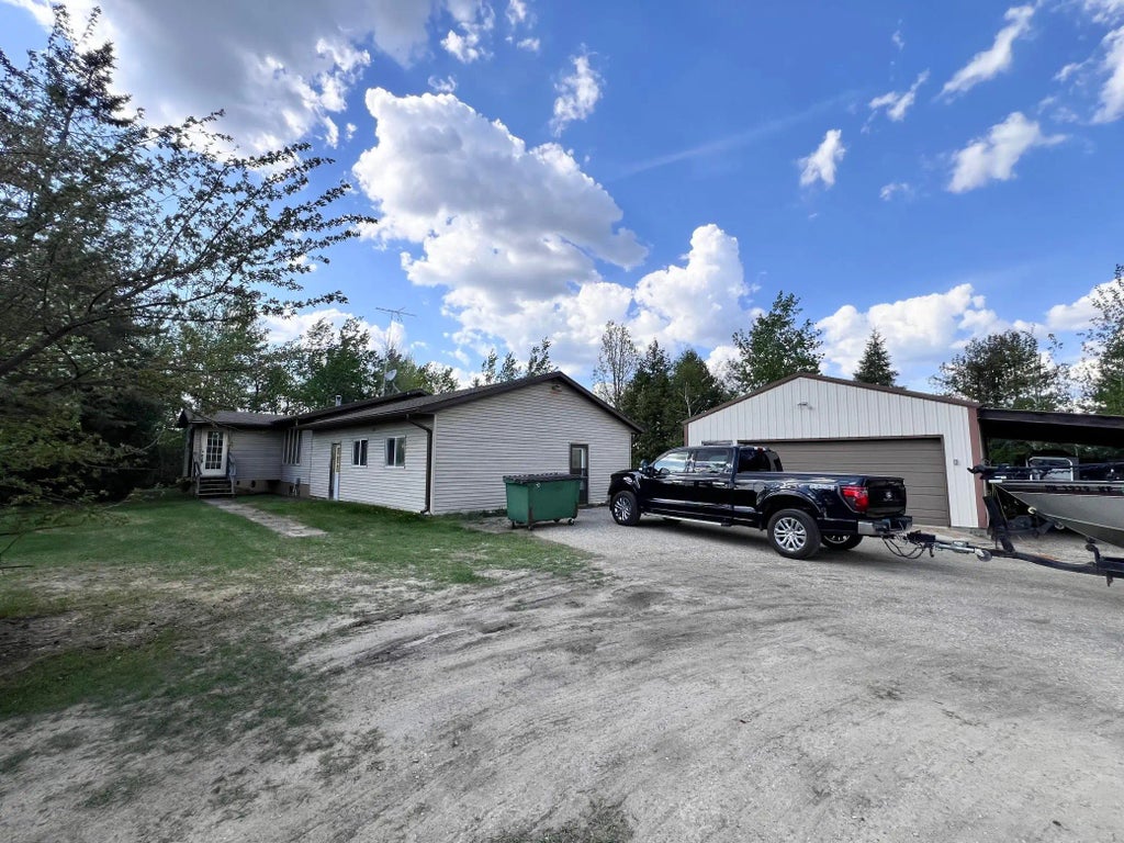 3186 State Highway 11 Se, Baudette