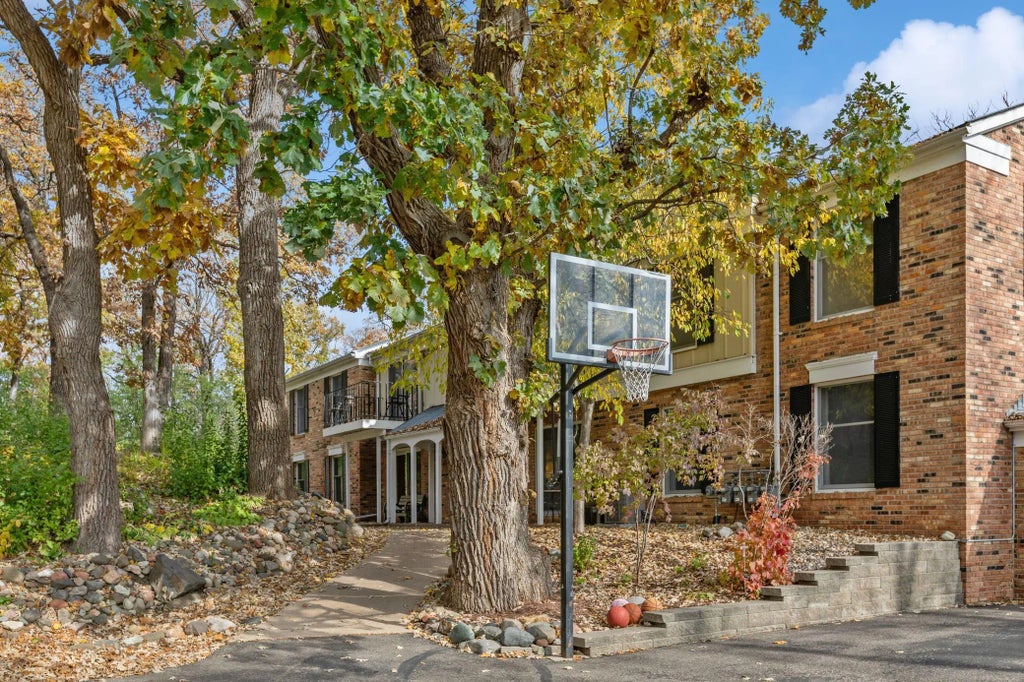 1345 Crestridge Lane 203, Eagan