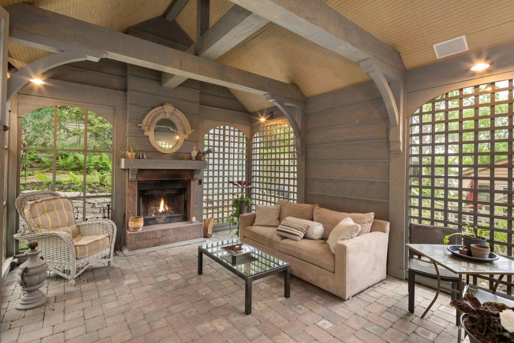 1112 Vincent Avenue S, Minneapolis