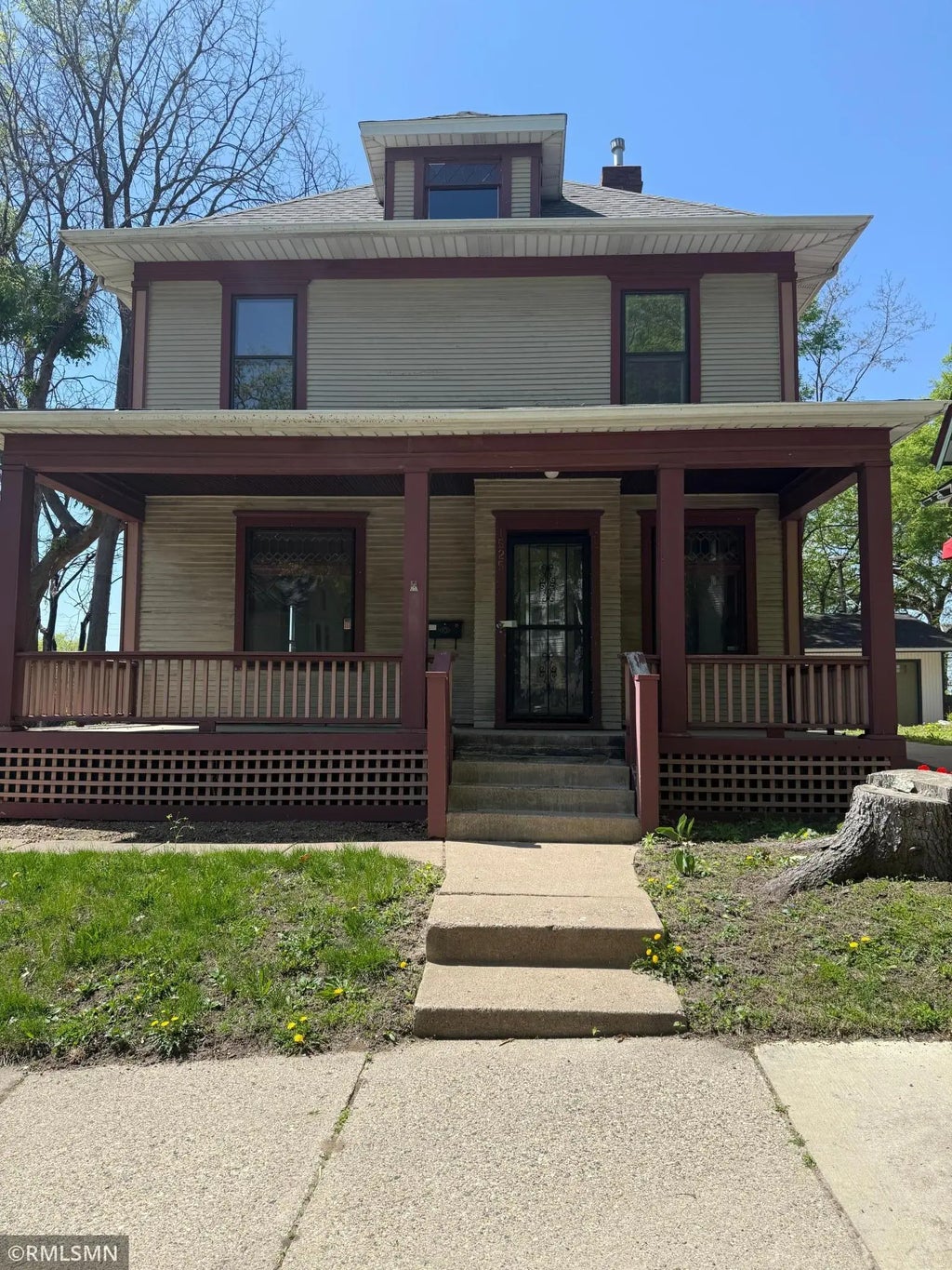 1525 Hillside Avenue N, Minneapolis