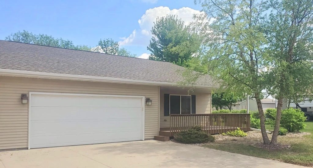 413 River Bluff Drive, Windom