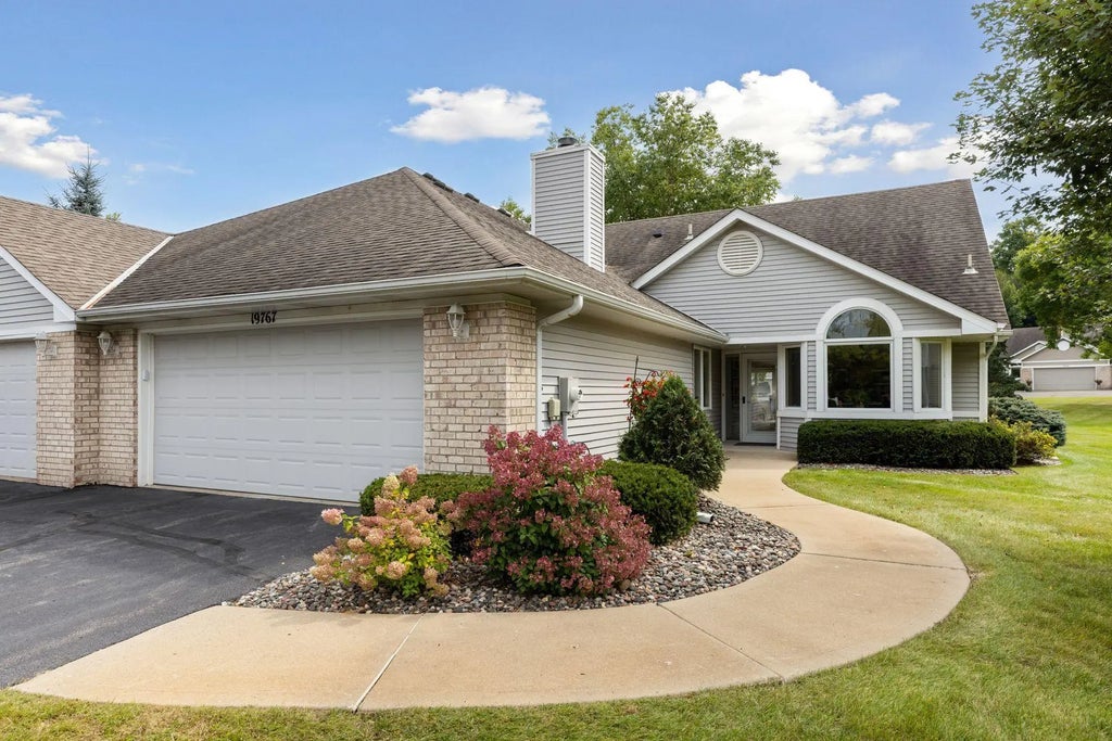 19767 Waterford Court, Shorewood