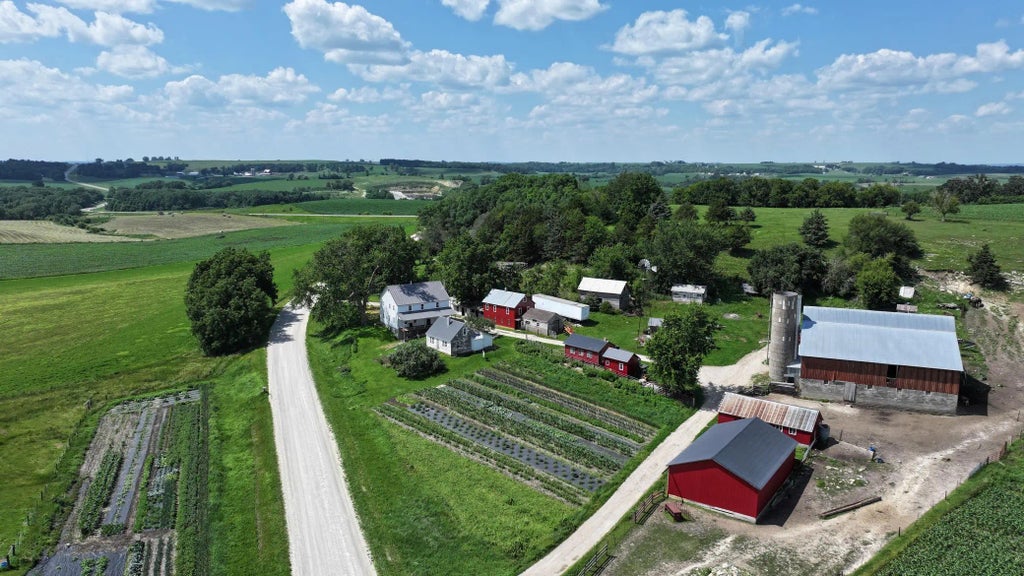 20376 County 19, Preston Twp