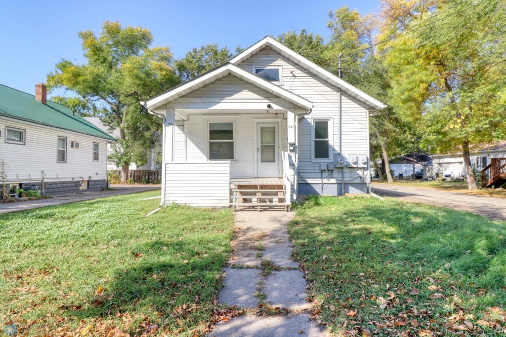 1010 University Drive N, Fargo