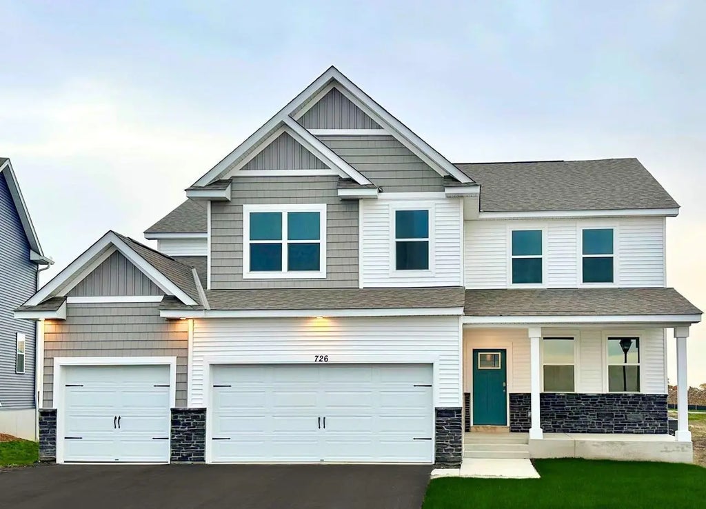 726 Winterberry Lane, Waconia