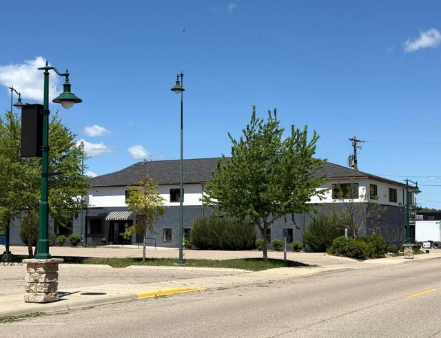 130 Lake Avenue N, Spicer