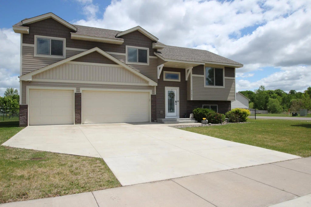 37621 Hawthorne Avenue, North Branch