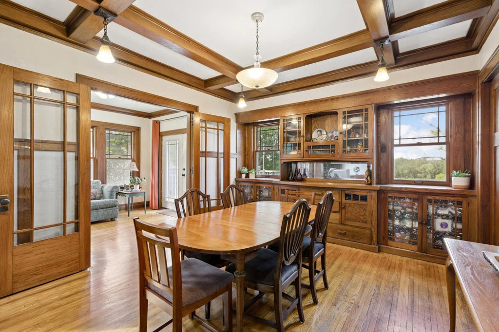 403 4th Avenue Nw, Buffalo