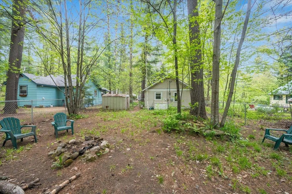 9298 E Park Avenue, Solon Springs