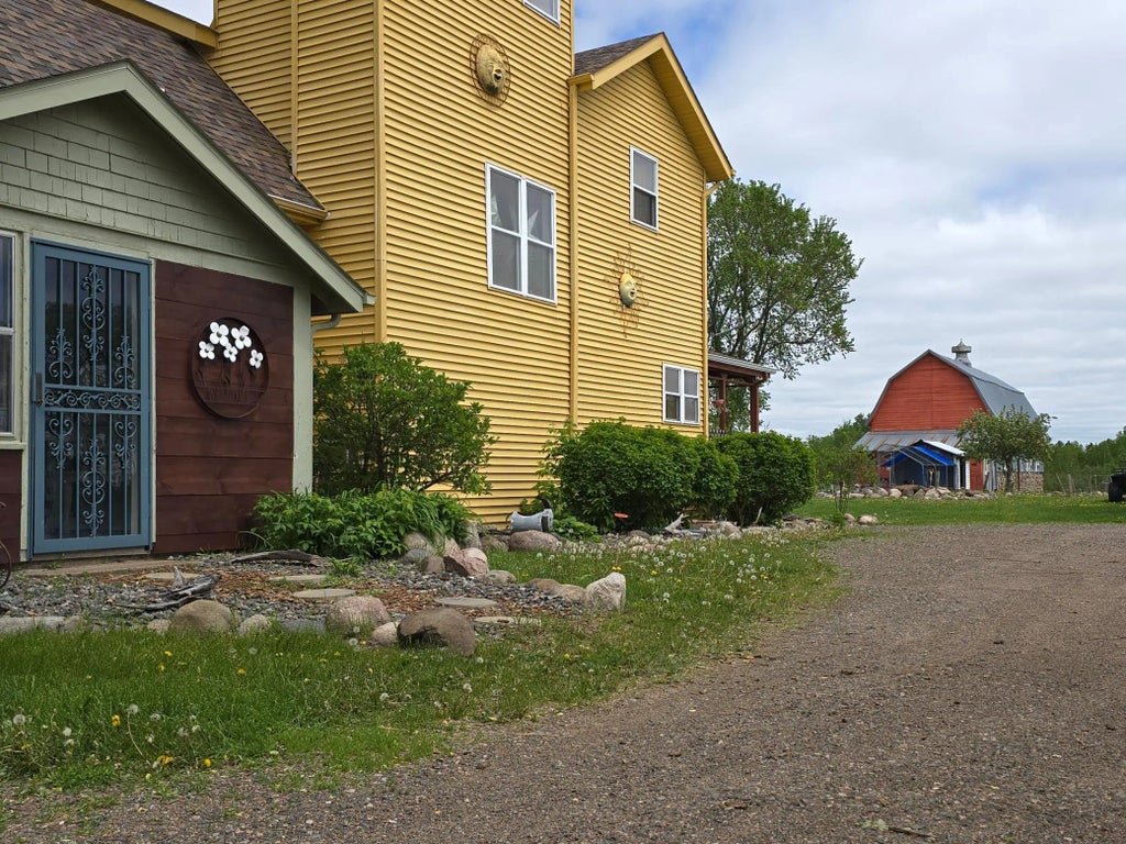 19334 105th Avenue, Hayland Twp