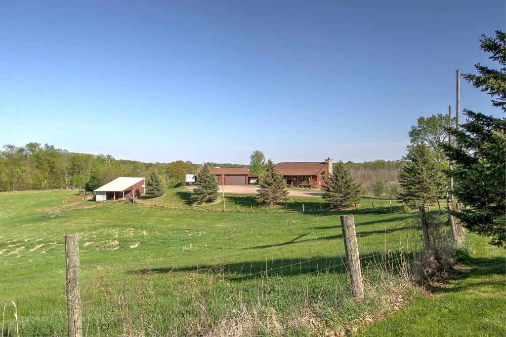 2200 405th Avenue Nw, Braham