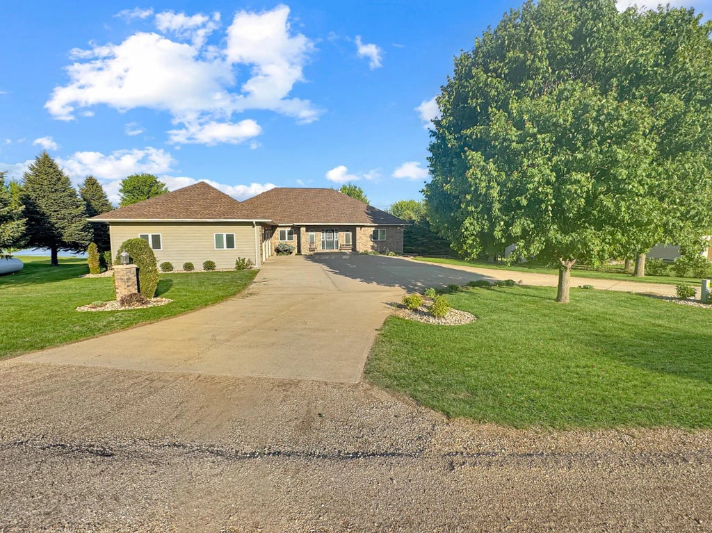 16 Pheasant Drive, Mason Twp
