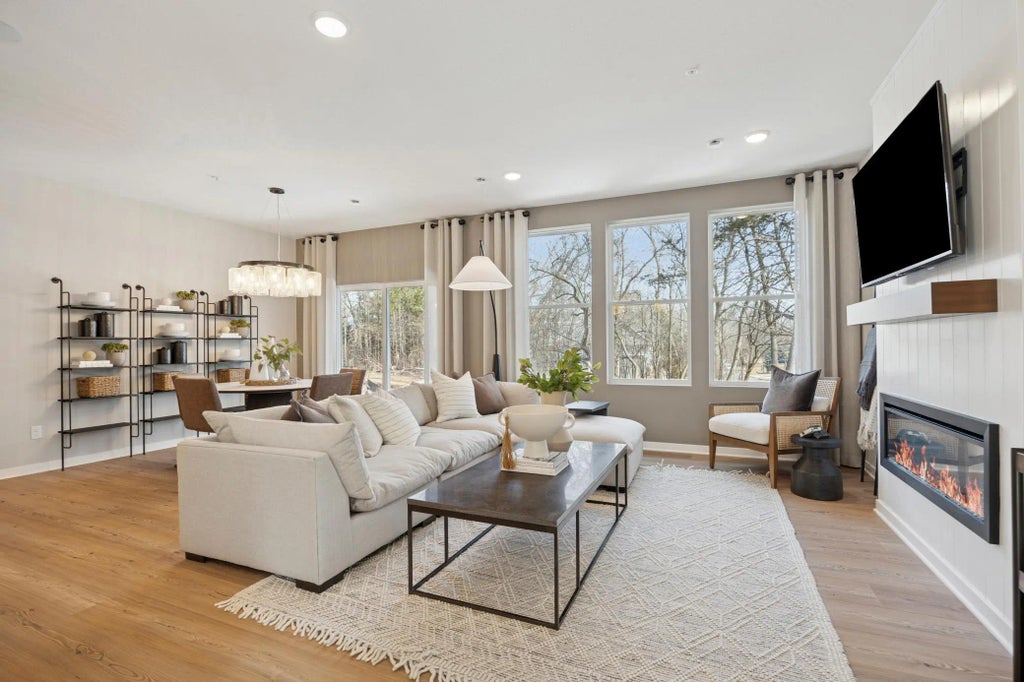 9224 Larimar Trail, Eden Prairie