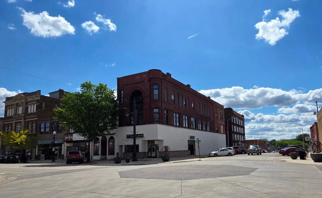 202 S Broadway Avenue, Albert Lea