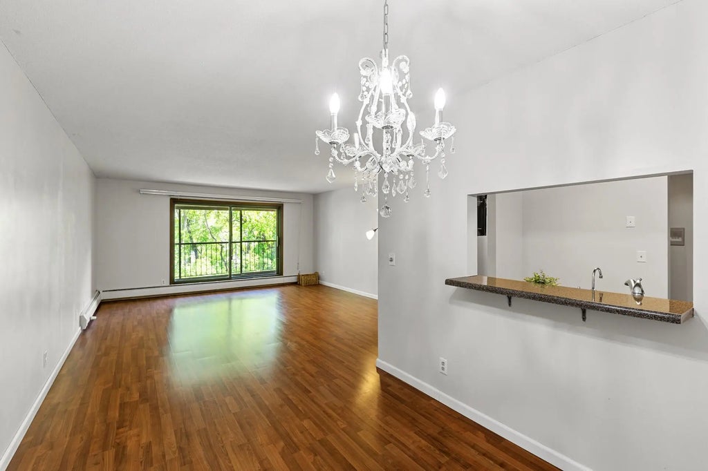 10441 Greenbrier Road 315, Minnetonka