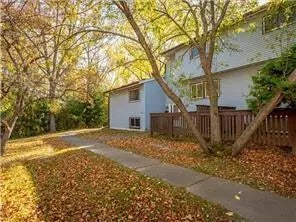 4819 Grenwich Way N, Oakdale