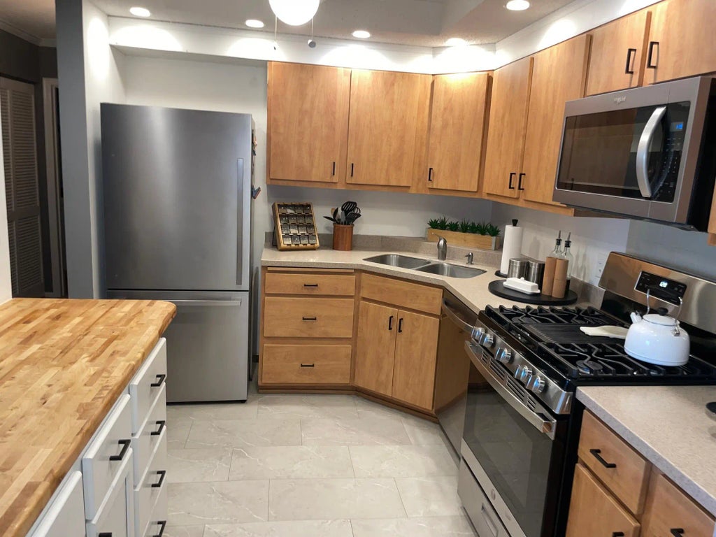 6650 Vernon Avenue S 112, Edina