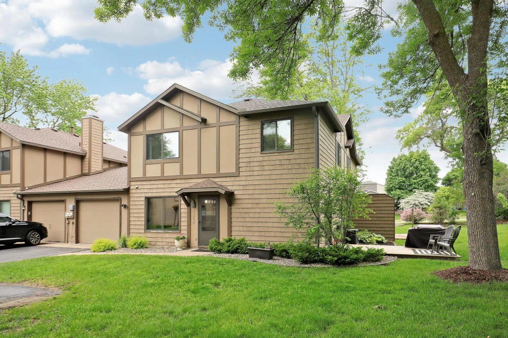 11594 Scotch Pine Court, Eden Prairie