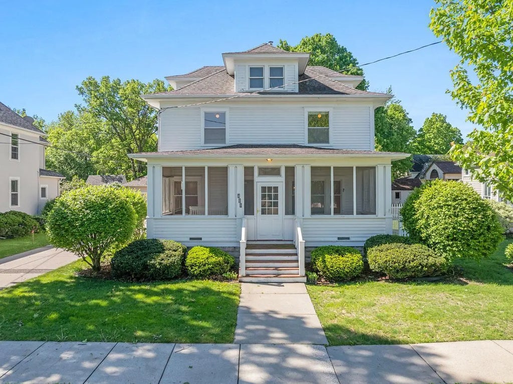 408 5th Street E, Northfield