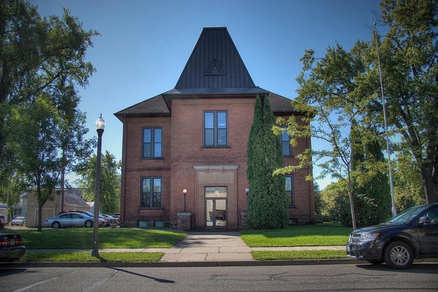 237 2nd Avenue Sw, Cambridge