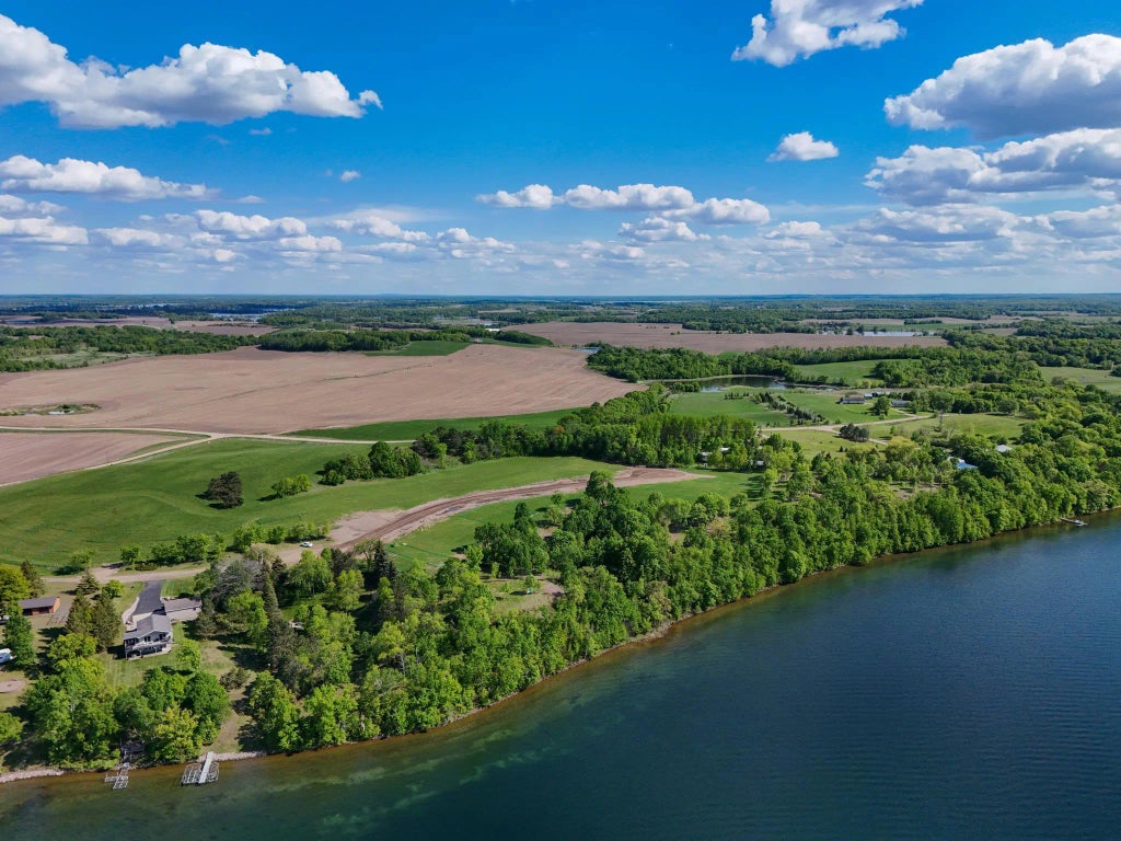 320xx 452nd St [a2], Vergas