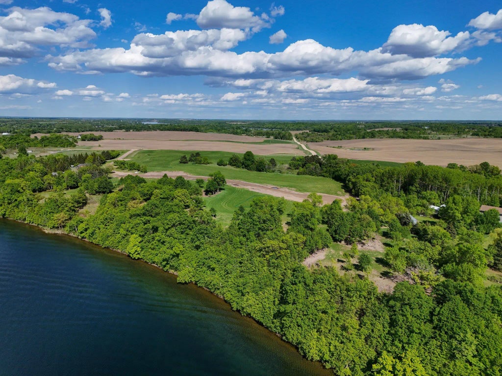 350xx 452nd St [a5], Vergas