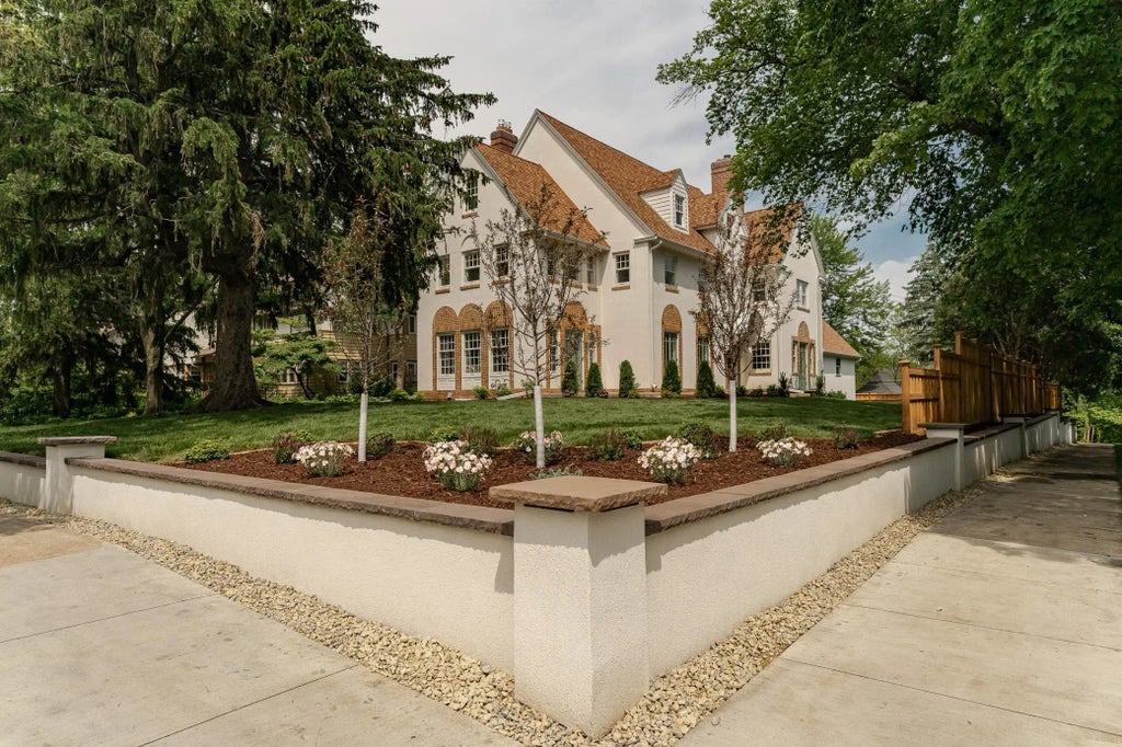 925 6th Street Sw, Rochester