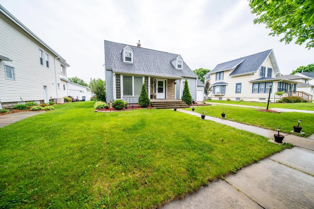 109 2nd St Sw, Blooming Prairie