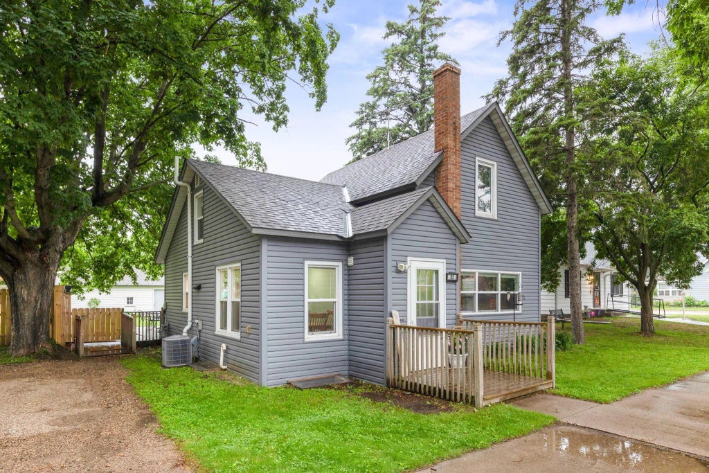 35 Hickory Street N, Lester Prairie