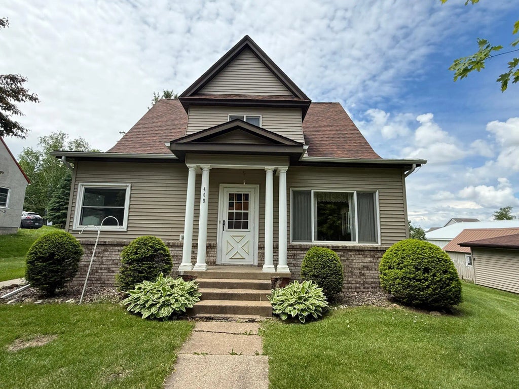 409 Maple Street N, Mabel