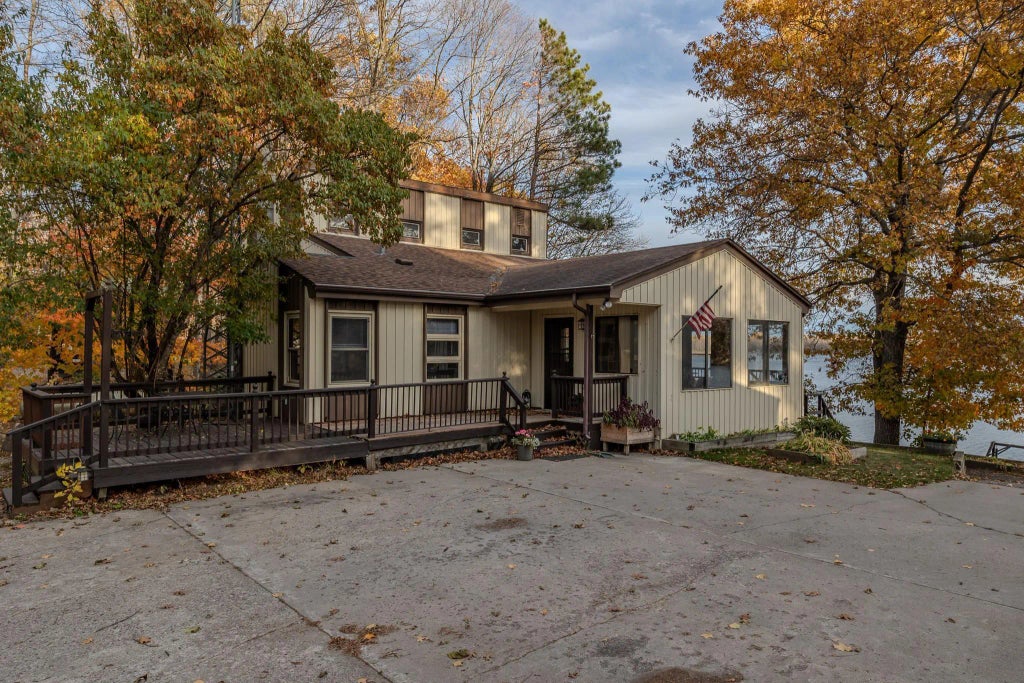 875 County 11 Nw, Hackensack