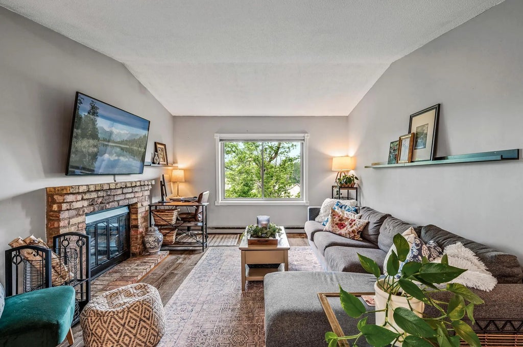 2030 Ridge Drive 33, Saint Louis Park