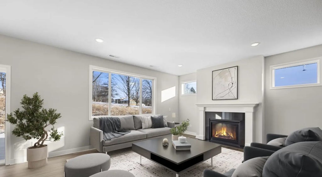 2117 Westpointe Drive, Hastings