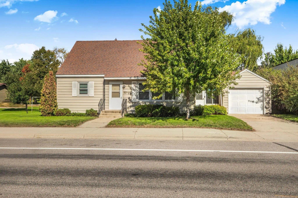 148 Main Street W, Richmond