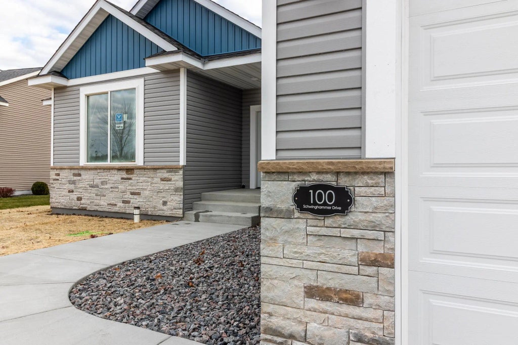 100 Schwinghammer Drive, Albany