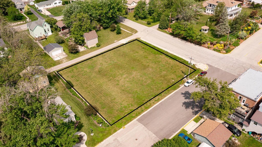 421 Clay Street, Mantorville