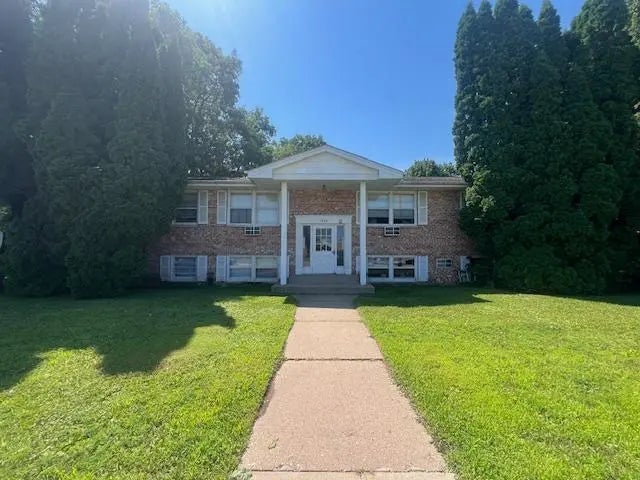 1426 Frost Avenue, Maplewood