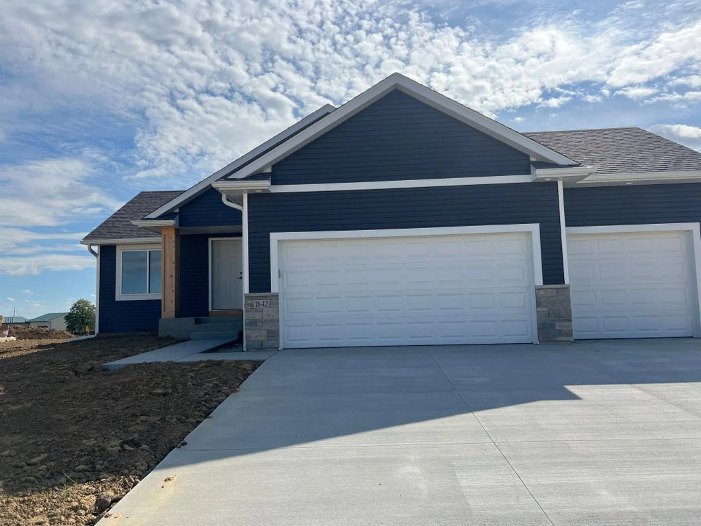 1842 4th Street Ne, Byron