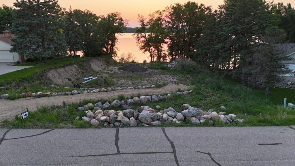 Xxx E Eagle Lake Rd, Willmar