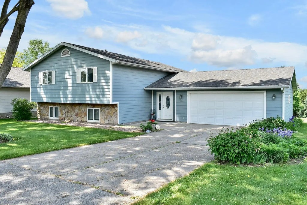 206 Skyline Heights, Wabasha