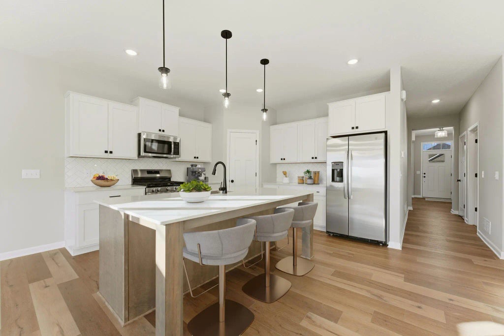 10633 29th Street Ne, Saint Michael