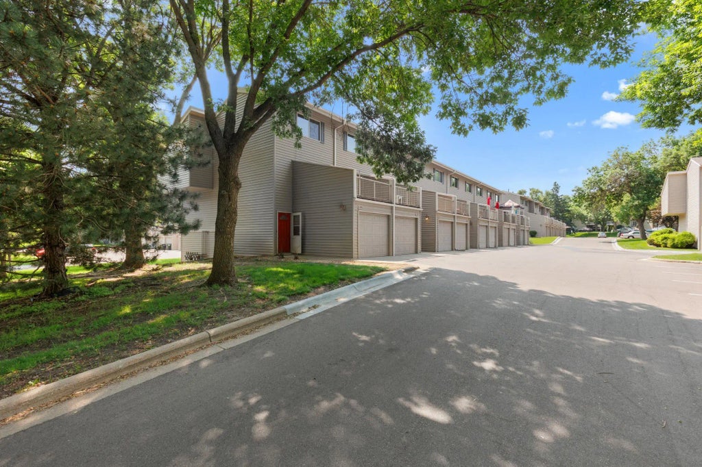 4100 Meadowlark Lane, Eagan