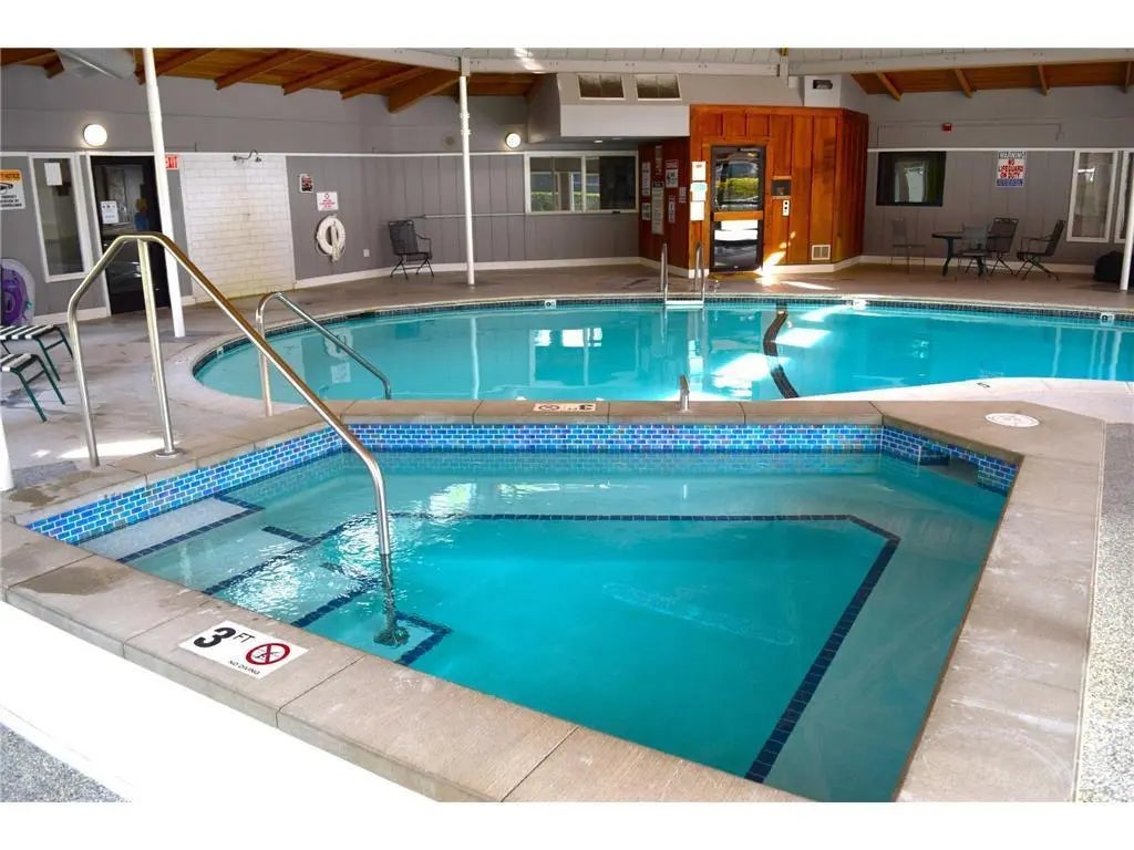 10411 Cedar Lake Road 213, Minnetonka