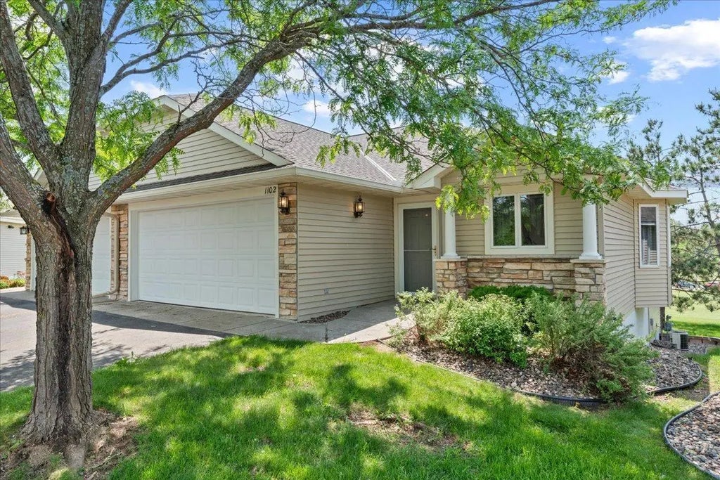 1102 Highpoint Court, New Richmond