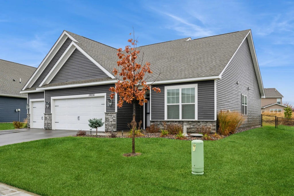 19236 Grass Lake Trail, Rogers